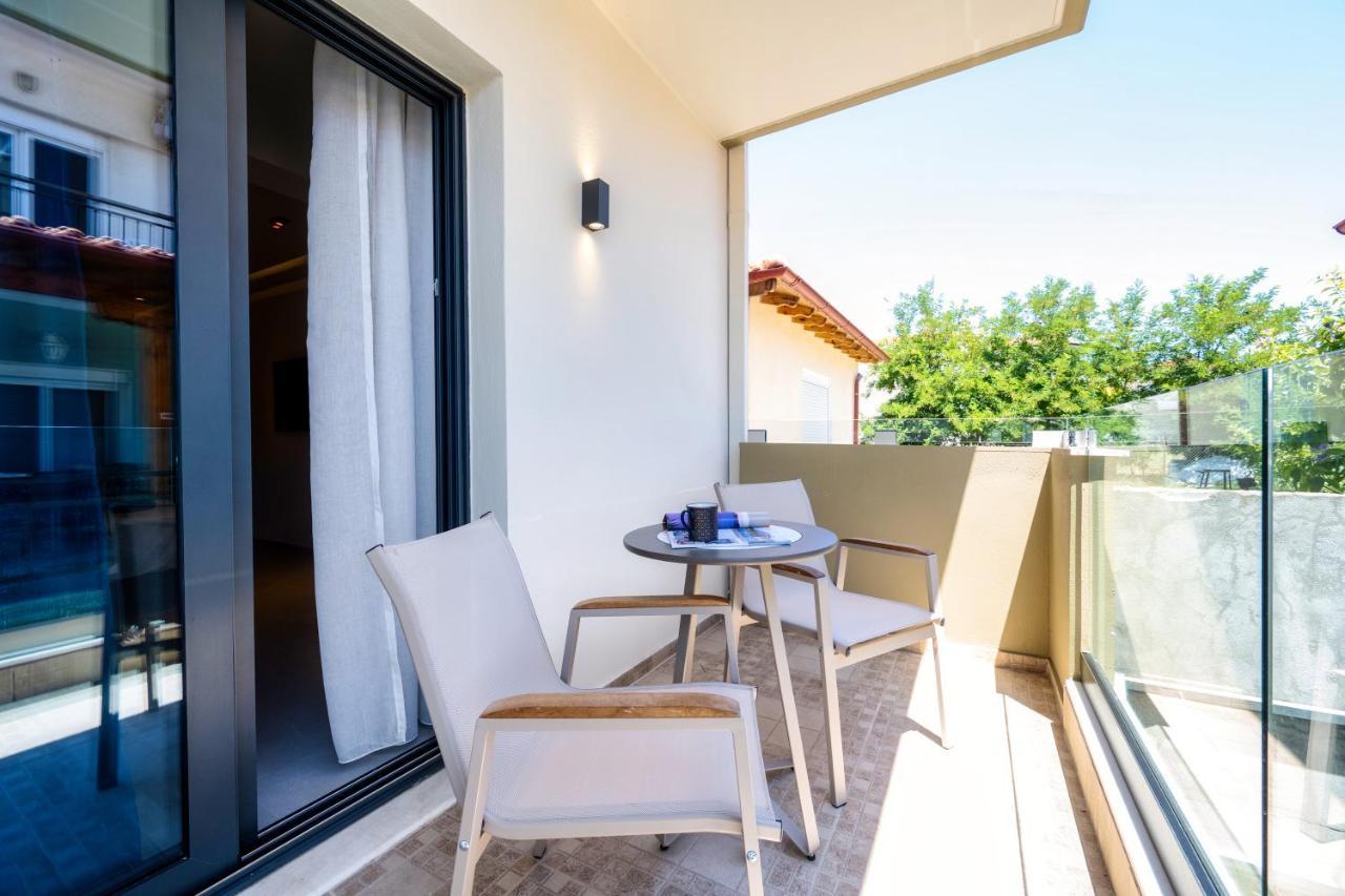 Jj Rooms Luxury Apartments Kallithea  Bilik gambar